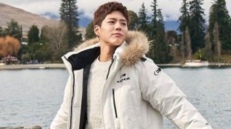 Jadi Model di Drama Record of Youth, Park Bo Gum Gunakan Fashion Mewah