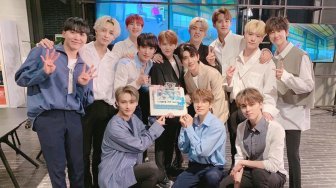 2 Personel Sakit, Seventeen Sukses Gelar Konser di Jakarta