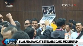 Kocak! Perangkat Selfie di Sidang MK Ini Bikin Tepok Jidat