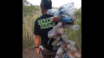 Segini Banyaknya, Pemotor Trail Angkut Sampah Plastik dari Hutan