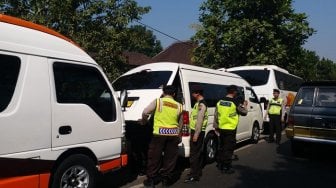 Halau Pengerahan Massa ke MK, Pintu Tol Malang-Pandaan Dijaga Ketat Polisi