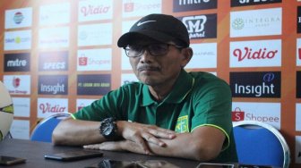 Bertandang ke Pamekasan, Djanur Optimistis Persebaya Melaju ke Semifinal