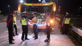 Jelang Sidang Putusan MK, Tol dan Perbatasan di Ngawi Disekat Polisi