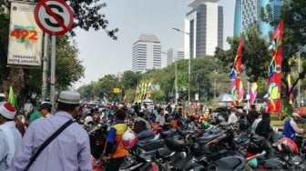 Polisi Akan Usir Pendemo MK yang Parkir Motor di Dekat Kantor Anies