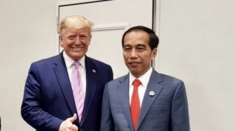 Diplomasi Permen Presiden AS Donald Trump untuk Jokowi