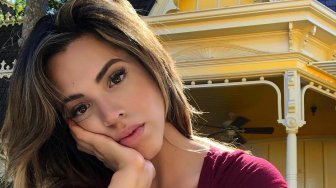 Sering Posting Foto Seksi di Instagram, Makeup Artis Ini Jadi Kaya Raya