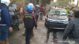 Tabrakan Beruntun di Cianjur, Pengendara Motor Nyaris Terlindas