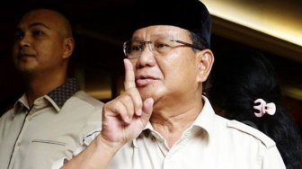 Ditanya Kapan Ketemu Jokowi, Prabowo Malah Tunjuk Wartawan.......