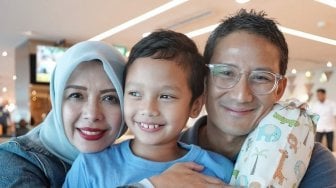 Kena Mental, Sandiaga Uno Boyong Keluarga Kecilnya ke Rumah Orang Tua Usai PHK