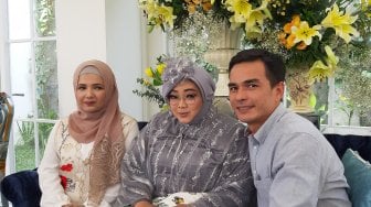 Semua Impian Rina Gunawan Sudah Terwujud, Tinggal Lihat Anak Menikah