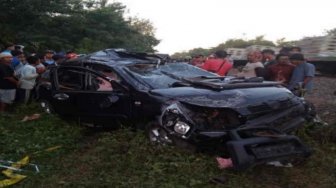 Mobil Terios Mati Mesin Sebelum Ringsek Ditabrak Kereta Api di Indramayu