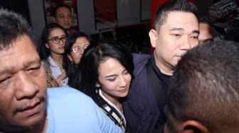 Di Penjara, Vanessa Angel Bikin Hadiah Spesial untuk Sang Pengacara