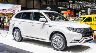 Mitsubishi Outlander Hybrid Meluncur Pekan Depan di Jakarta