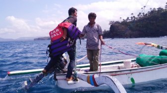 Tim SAR Evakuasi Nelayan Terapung-apung di Perairan Karangasem