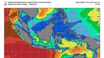 Dampak Siklon Tropis MUN Sebabkan Tingginya Gelombang di Sejumlah Perairan