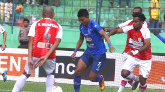 Berlaga di Kanjuruhan, Arema Pesta Gol ke Gawang Persipura