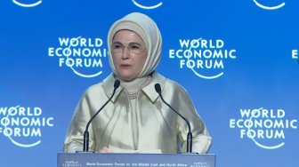 Panen Kritikan, Ibu Negara Turki Pakai Tas Mewah di Tengah Krisis Ekonomi