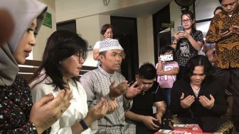 Doa Bersama untuk Kriss Hatta Dipimpin Dua Pemuka Agama