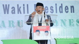 Isak Tangis Pecah, Saat Jenazah Thoriq Tiba di Rumah Duka