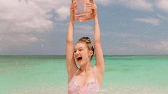 Jadi Model Parfum Michael Kors, Ketiak Gigi Hadid Bikin Netizen Salfok