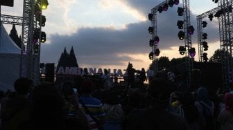 Penampilan Langit Sore di hari kedua Prambanan Jazz 2019 (Suara.com Aditya)