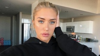 Kenalan dengan Anastasia Karanikolaou, Sahabat Kylie Jenner yang Seksi Abis