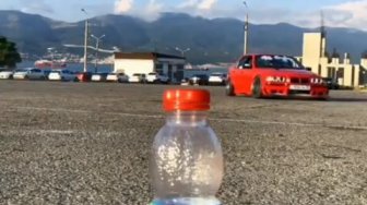 Tak Cuma Donnie Yen, Mobil BMW ini Juga Sukses Lakukan Bottle Cup Challenge