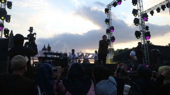 Penampilan Langit Sore di hari kedua Prambanan Jazz 2019 (Suara.com Aditya)