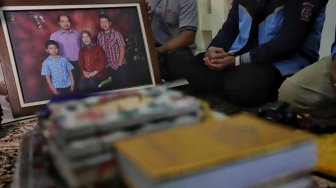 Menanti Jenazah Sutopo, Lantunan Surah Yasin Berkumandang di Rumah Duka