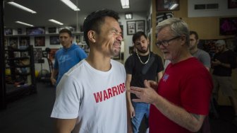Roach: Manny Pacquiao Akan Pukul KO Thurman di Ronde 9