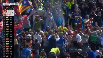 Rayakan Kemenangan Kesepuluh, Marquez Semprot Fans Rossi