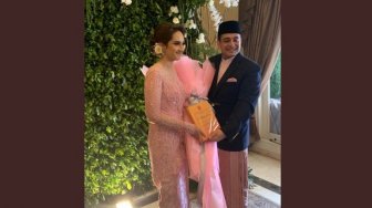 Tsamara Tunangan dengan Profesor NY University, Seserahannya Dokumen BPUPKI