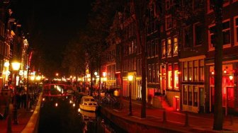 Jika Red Light District Amsterdam Dirombak, Ini Harapan Para Wanita Tuna Susila