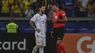 Dituding Messi Berat Sebelah, Ini Respon Wasit Brasil vs Argentina