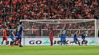 Gol Telat Persib Bikin Persija Gagal Berpesta di SUGBK