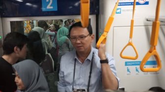 Jajal Naik MRT untuk Kali Pertama, Begini Reaksi Ahok