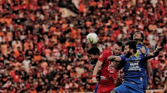 Persib Tahan Imbang Persija di SUGBK