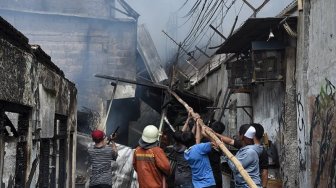 Bangunan Ruko Terbakar, Polisi Tutup Sementara Jalur Lambat di Jalan Margonda Depok