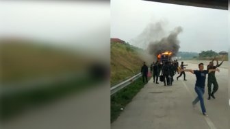 Bus Polisi Rombongan HUT Bhayangkara Terbakar di Tol Bocimi Bogor