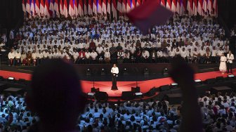 Presiden terpilih Joko Widodo menyampaikan pidato pada Visi Indonesia di Sentul International Convention Center, Bogor, Jawa Barat Minggu (14/7).[ANTARA FOTO/Hafidz Mubarak] 
