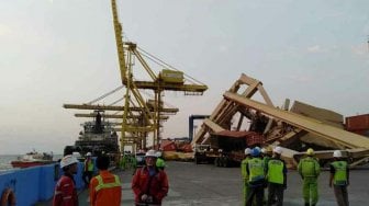 Hilang Kendali, Kapal Hantam Crane Container TPKS Tanjung Mas Semarang