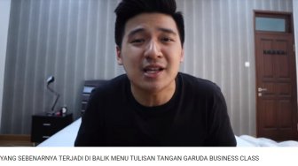 Youtubers Dilaporkan ke Polisi Gara-gara Ngevlog di Dalam Pesawat Garuda