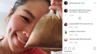 Dihadiahi Bakso oleh Fajar, Pebulutangkis Cantik Thailand Tersipu Malu