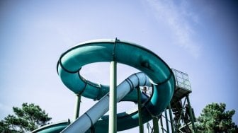 Taman Wisata Air Aqualand Kebakaran, Turis Berhamburan Selamatkan Diri