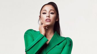 8 Potret Ariana Grande Jadi Juri The Voice, Bawa Bingkisan Spesial Buat Timnya