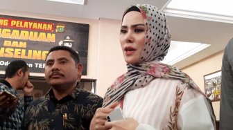 Anak Coba Hubungi Angel Lelga Sebelum Vicky Prasetyo Ditahan