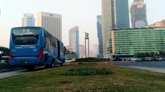 Suasana di kawasan Bundaran HI, Jakarta, Kamis (18/7). [Suara.com/Oke Atmaja]