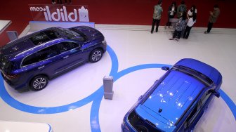 Suasana di Gaikindo Indonesia International Auto Show (GIIAS) 2019 di ICE BSD, Tangerang, Banten (18/7).  [Suara.com/Arief Hermawan P]