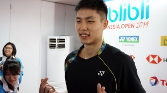 Tak Mau Kalah, Chou Tien Chen Klaim Sama Gantengnya dengan Jonatan Christie