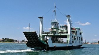 Kapal Feri Berkapasitas Luas Disiapkan di Penyeberangan Bardan Nadi-Siantan